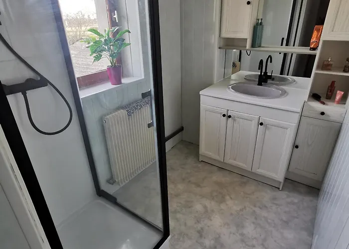 Idéalement Situé Aux Portes De Bayeux *